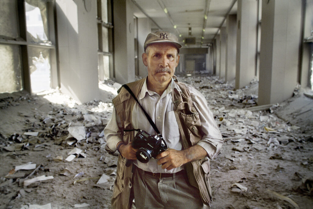 MCCURRY THE PURSUIT OF COLOR. World Trade Center, New York, USA, Steve McCurry.