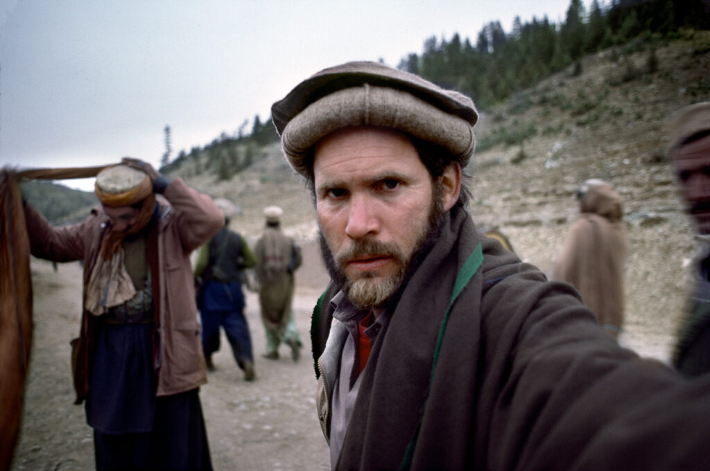 MCCURRY THE PURSUIT OF COLOR. Steve McCurry at the Afghan Border.